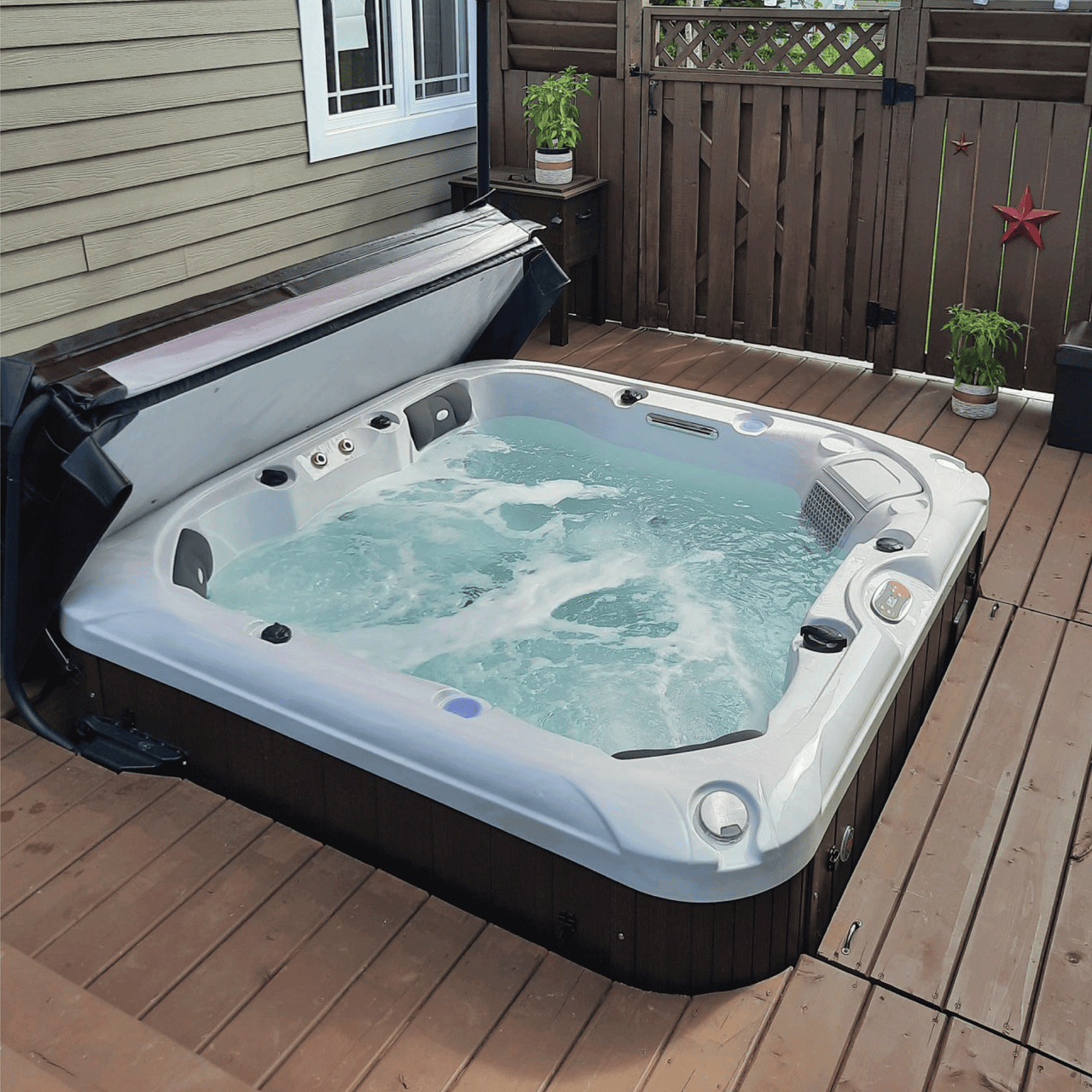 Canadian Spa Company Cambridge 6-Person 34-Jet Hot Tub